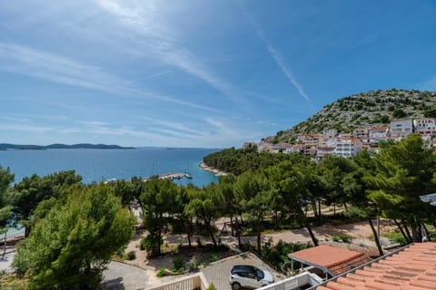 Day, Neighbourhood, Natural landscape, Sea view, Location