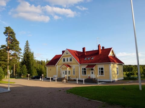 Property building, Day