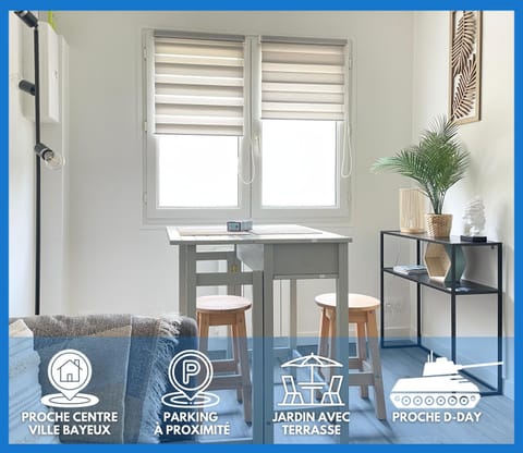 Living room, Text overlay