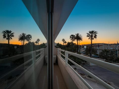 Natural landscape, Balcony/Terrace, Sunrise