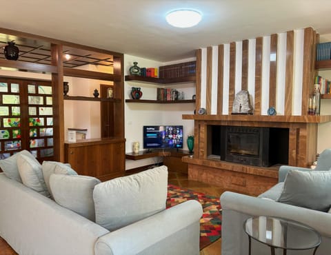 TV and multimedia, Living room, Seating area