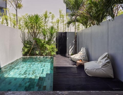 View (from property/room), Pool view, Swimming pool, Swimming pool