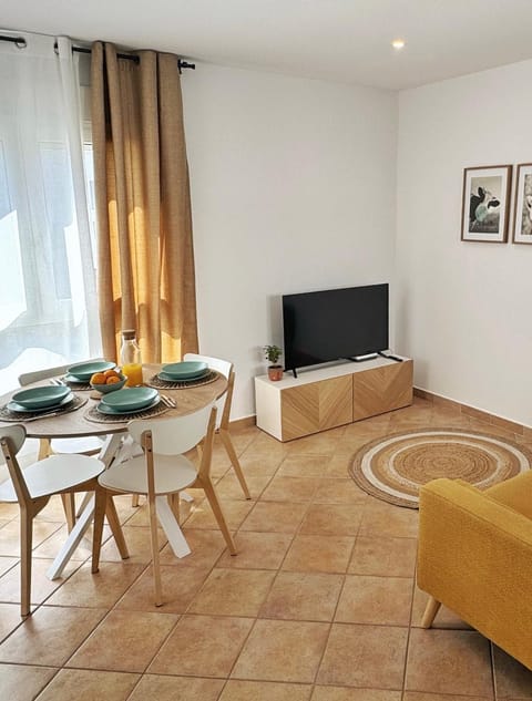 Communal lounge/ TV room, TV and multimedia, Living room