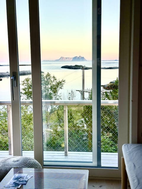 View (from property/room), Balcony/Terrace, Living room, Sea view