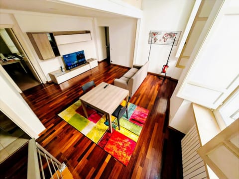 TV and multimedia, Living room, Seating area, Dining area