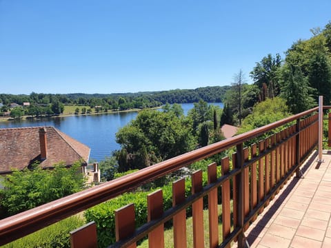View (from property/room), Balcony/Terrace, Lake view, Meals
