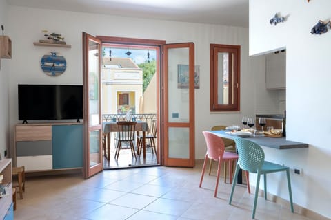 TV and multimedia, Living room, Dining area