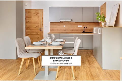 Kitchen or kitchenette, Seating area, Dining area