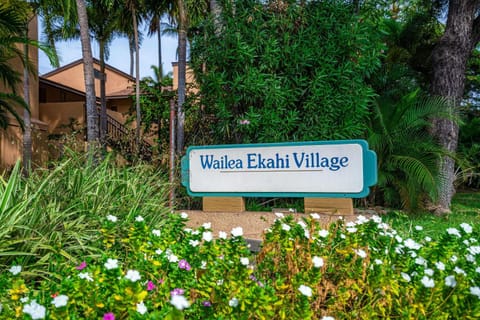 New Listing! - Wailea Ekahi 39E - Luxurious Ocean View Condo, Split AC! House in Wailea