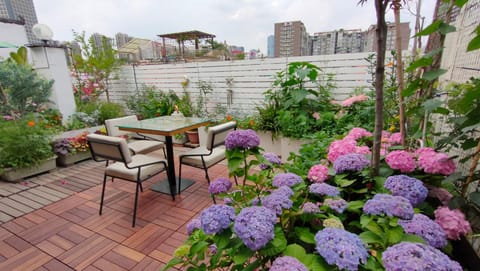 Spring, Day, Garden, View (from property/room), Balcony/Terrace, Garden view, Inner courtyard view