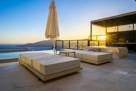 Day, View (from property/room), Balcony/Terrace, Mountain view, Pool view, Swimming pool, Sunrise, Sunset, sunbed