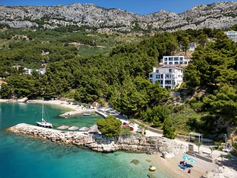 Villa LiTo - only 50m from sea! - Makarska Exklusiv Apartment in Brela