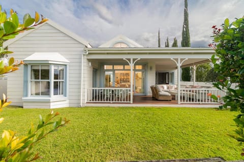 Property building, Patio, Garden