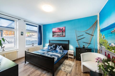 Living room, Bedroom