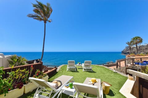 Day, Natural landscape, Balcony/Terrace, Beach, Sea view, sunbed