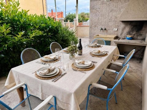 Patio, Day