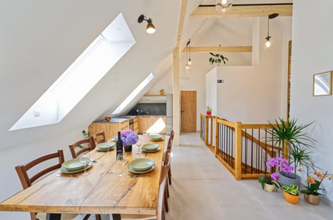 Kitchen or kitchenette, Seating area, Dining area