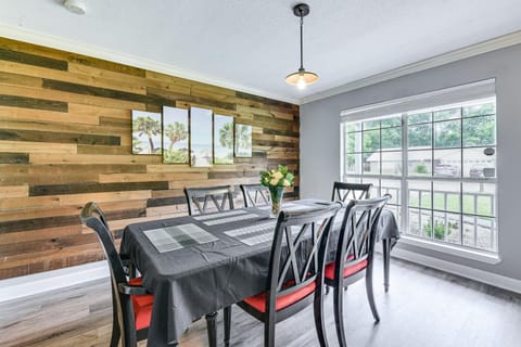 Fort Walton Beach Home with Grill 4 Mi to Beach! House in Wright