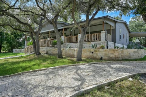 Sterling Serenity House in Lake Austin