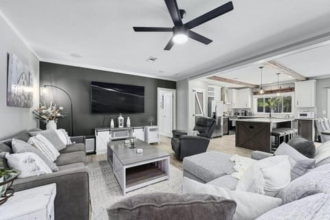 Sterling Serenity House in Lake Austin