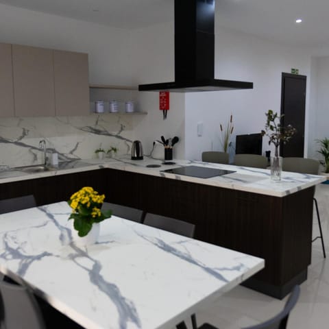 Kitchen or kitchenette, Dining area, stove