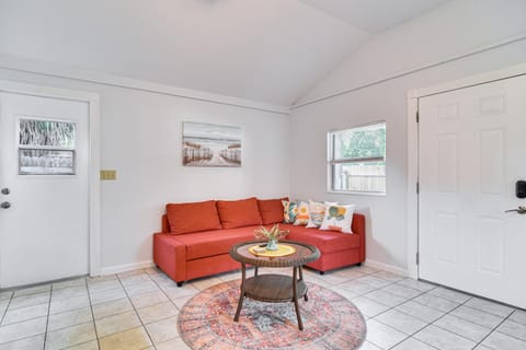 Cozy St Pete Home about 2 Mi to Madeira Beach! House in Bay Pines