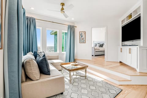 Beach Haus House in Hitchcock