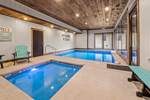 Splash Villa By Stony Brook Cabins Cabin in Pigeon Forge
