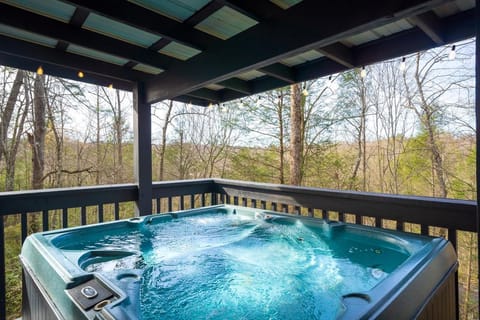 Autumn Breeze By Stony Brook Cabins Cabin in Gatlinburg