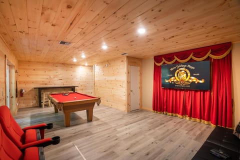 Autumn Breeze By Stony Brook Cabins Cabin in Gatlinburg