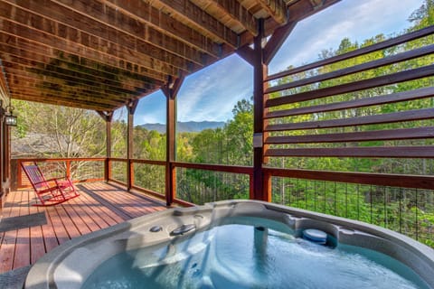 Day, Hot Tub, Balcony/Terrace, Seating area, Mountain view