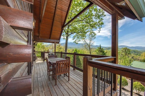 Day, Natural landscape, Balcony/Terrace, Seating area, Dining area, Mountain view