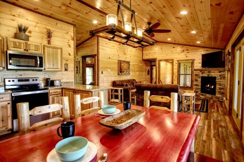 Scenic Solitude by Stony Brook Cabins Cabin in Pittman Center