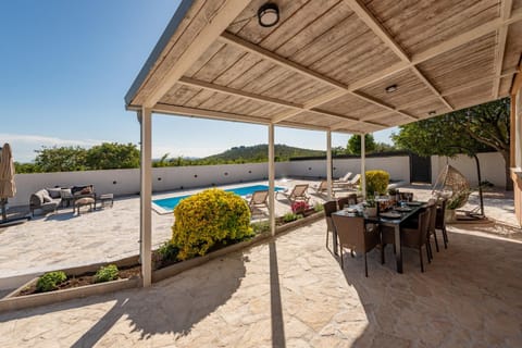 Garden, Balcony/Terrace, Pool view, sunbed