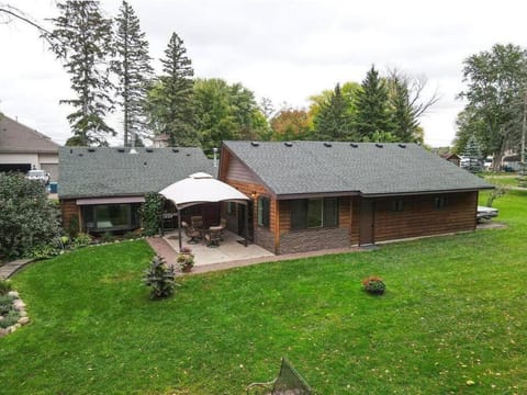 The Clear Lake Retreat House in Forest Lake