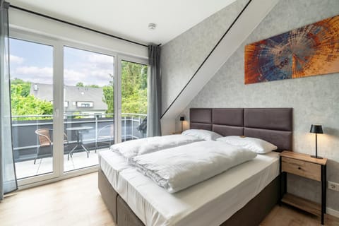 Bed, View (from property/room), Balcony/Terrace, Photo of the whole room, Bedroom