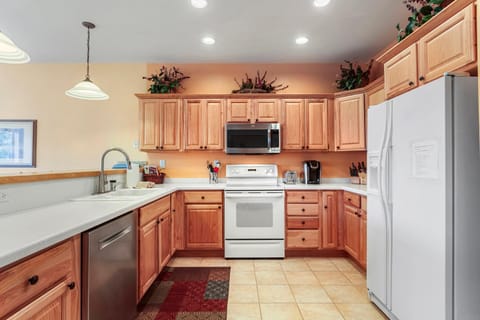 Lookout Ridge 45 by Great Western Lodging House in Dillon