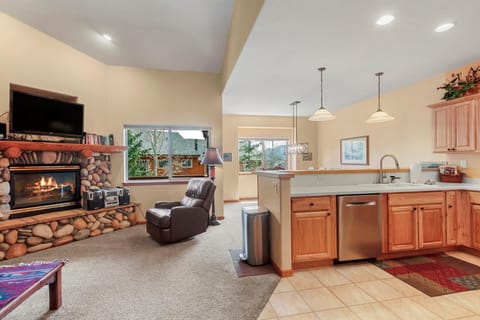 Lookout Ridge 45 by Great Western Lodging House in Dillon