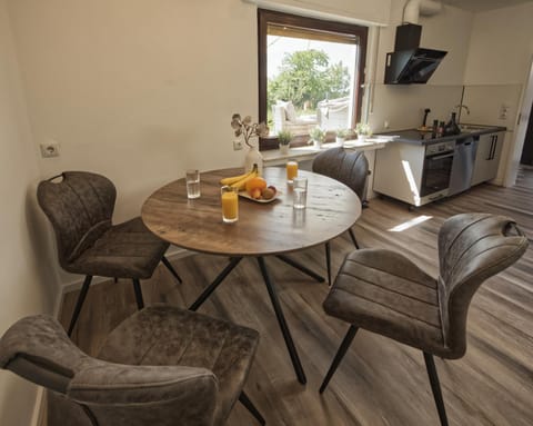 Seating area, Dining area, Garden view