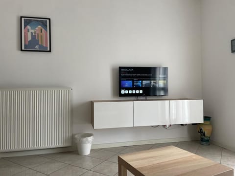 Communal lounge/ TV room, TV and multimedia