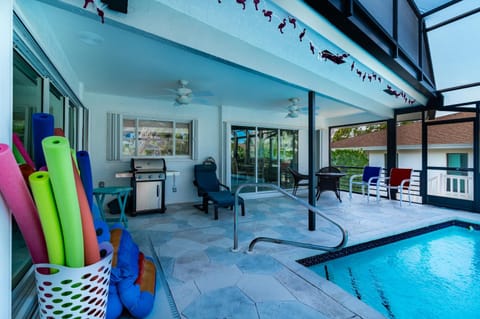 Chez Flamingo I Walk to Beach I Pet Friendly House in Marco Island
