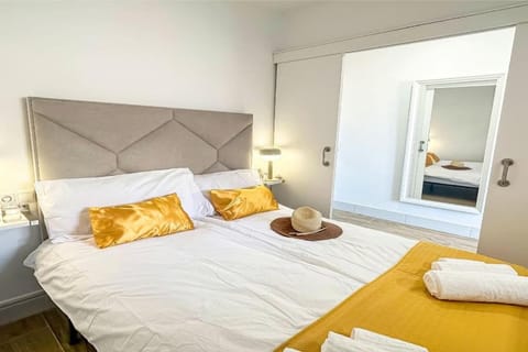 Bed, Photo of the whole room, Bedroom, towels, wardrobe