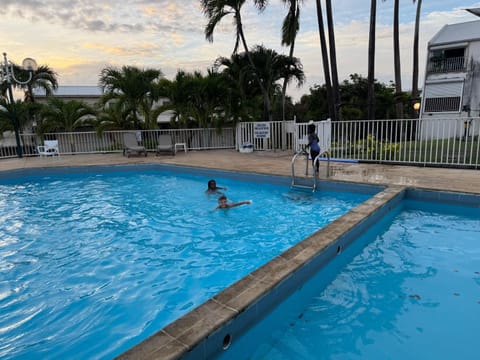 Duplex piscine vue imprenable Marina du Gosier avec citerne Apartment in Le Gosier