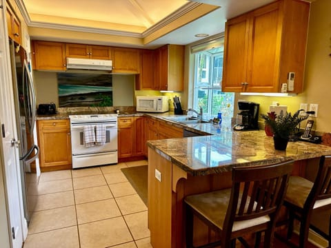 VOK29 Hawaiiana 3br 3ba Villa of Kamalii, AC, Pool Villa in Puupehu