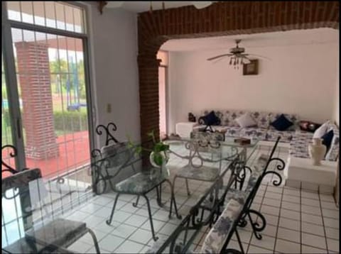 Communal lounge/ TV room, Dining area