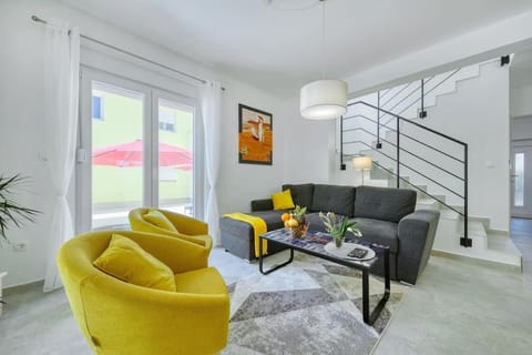 Villa Gabi with Heated Pool House in Zadar County