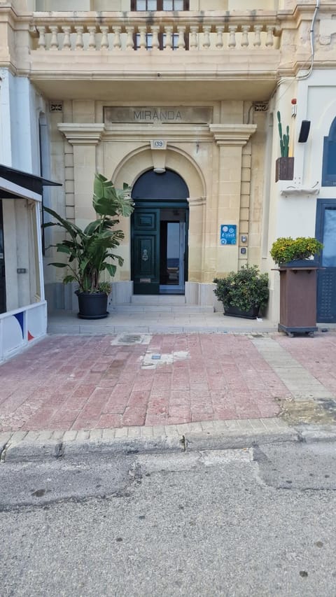 Sliema Central Seafront O'CLOCK B&B MALTA Bed and Breakfast in Sliema