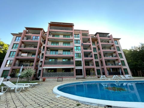 Property building, Pool view, Swimming pool