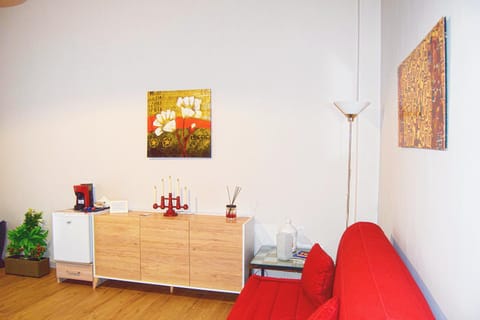 Living room, Decorative detail, Seating area