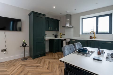 TV and multimedia, Kitchen or kitchenette, Dining area